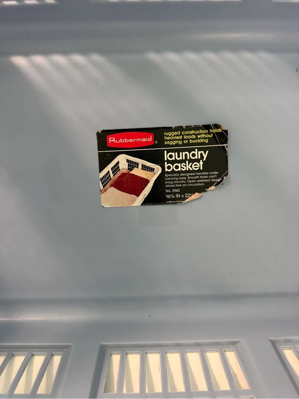 Vtg 1990's Rubbermaid Light Blue Rugged Heavy-Duty Laundry Basket 2965